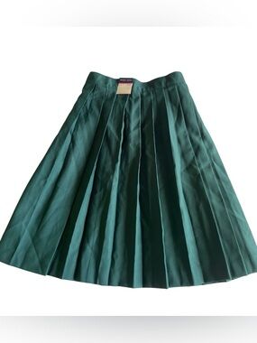 Pleated junior skirt size 3